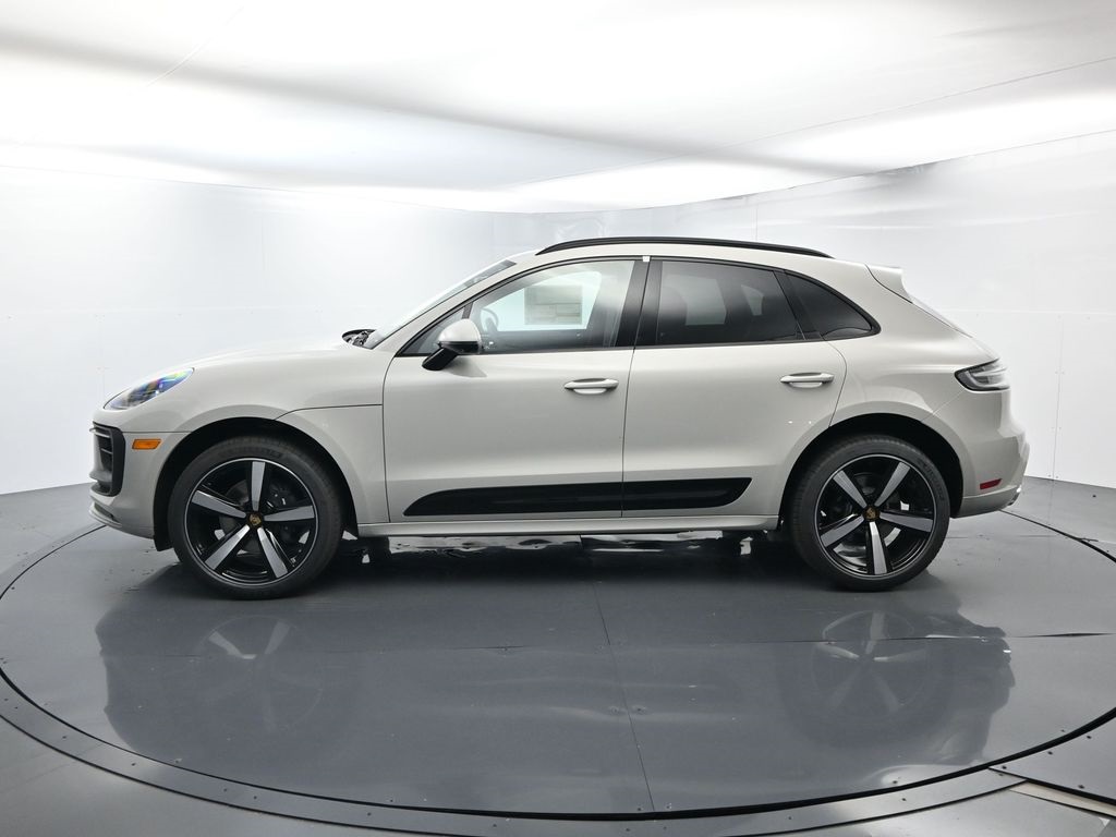 2026 Porsche Macan T photo 2