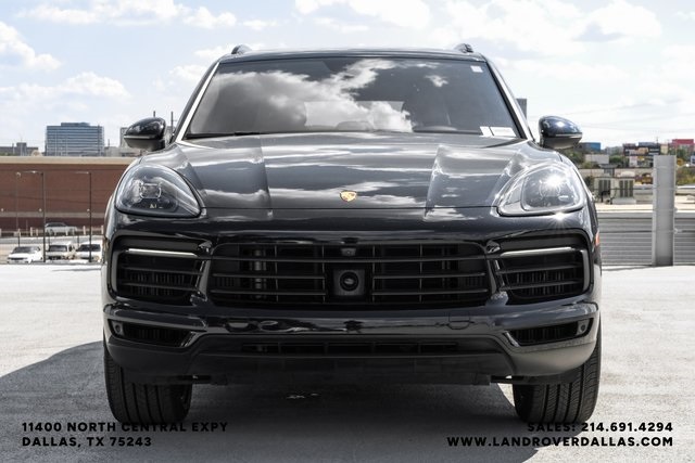 2023 Porsche Cayenne Base photo 2