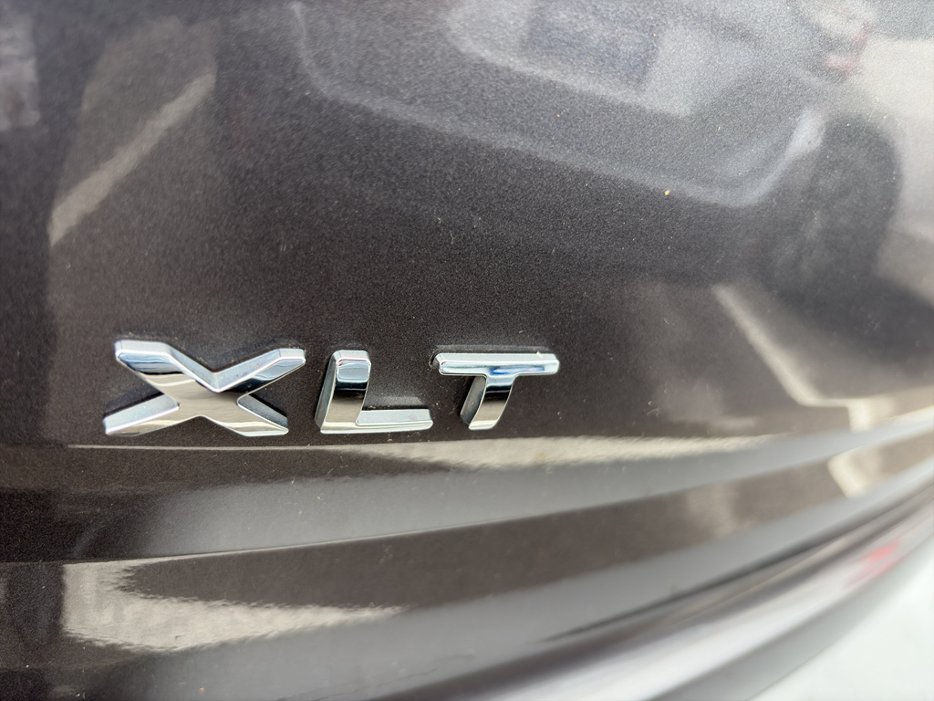 2013 Ford Explorer XLT photo 3