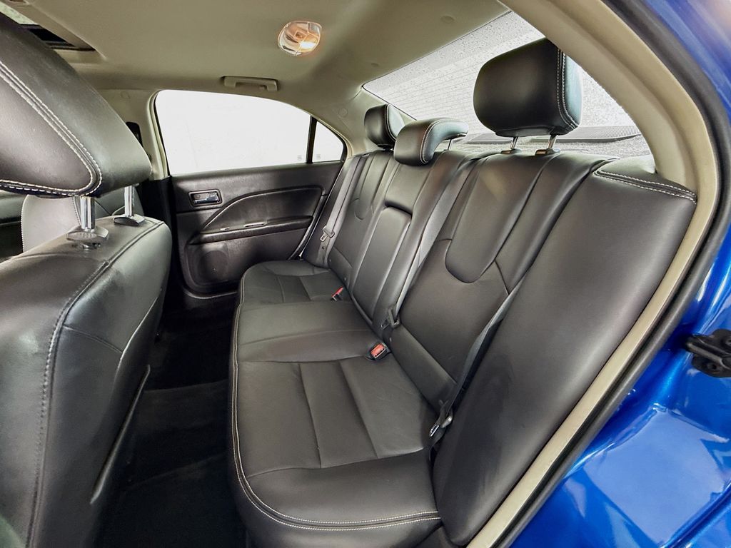 2012 Ford Fusion SEL photo 25