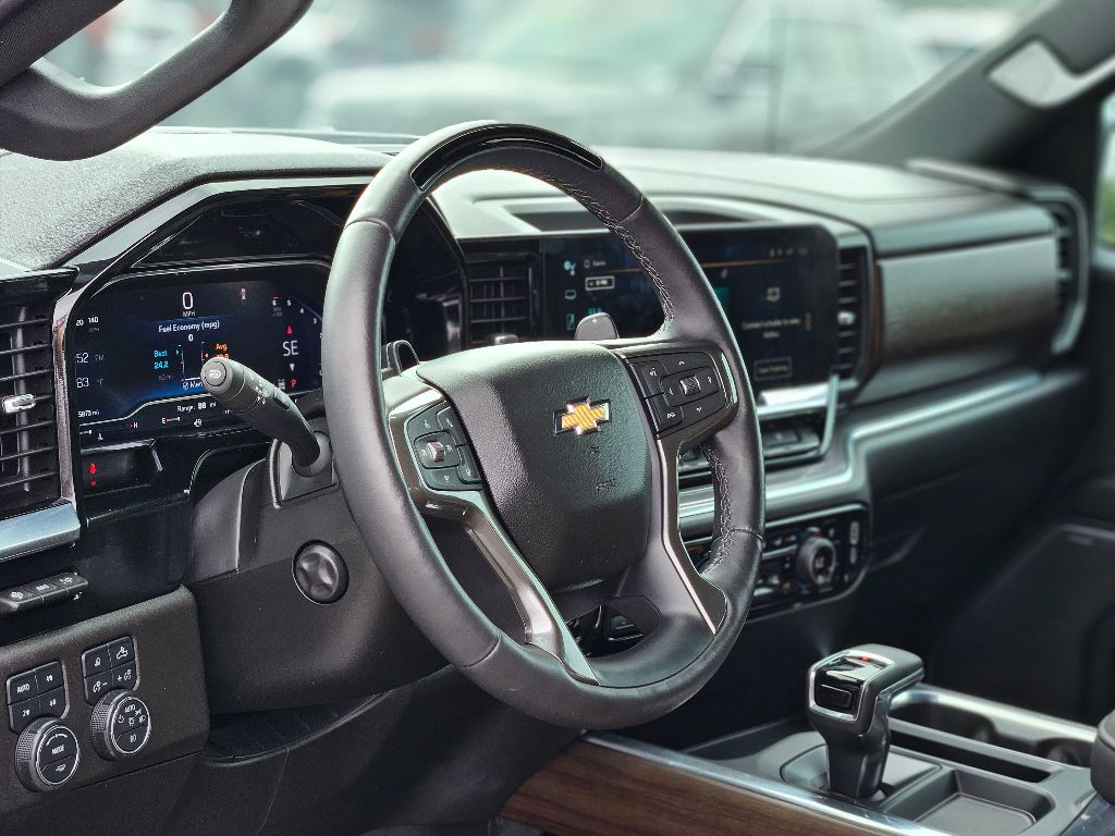 2024 Chevrolet Silverado 1500 High Country photo 11