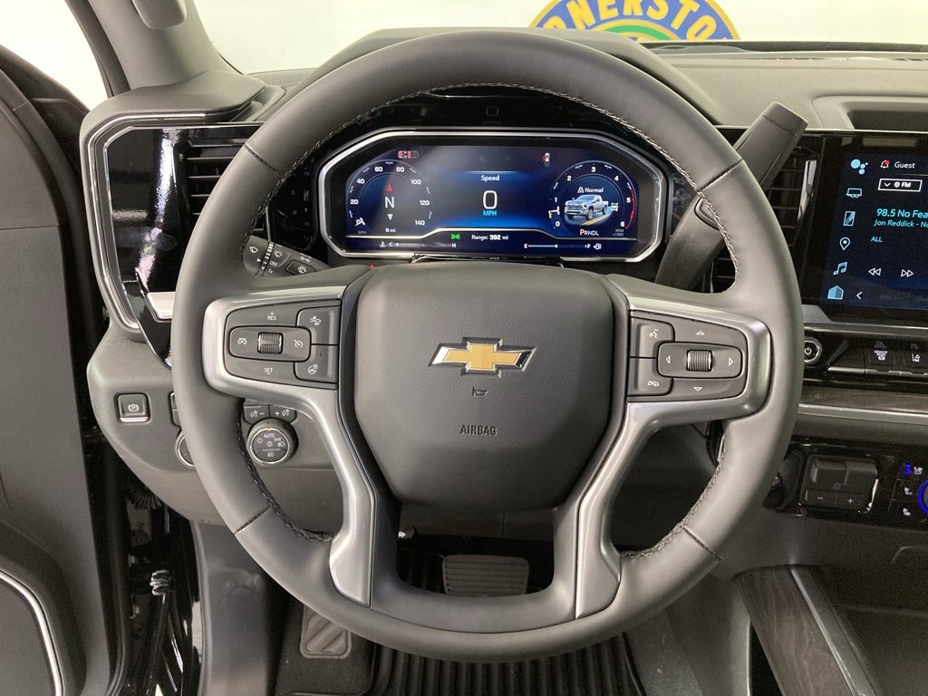 2025 Chevrolet Silverado 2500HD LTZ photo 2