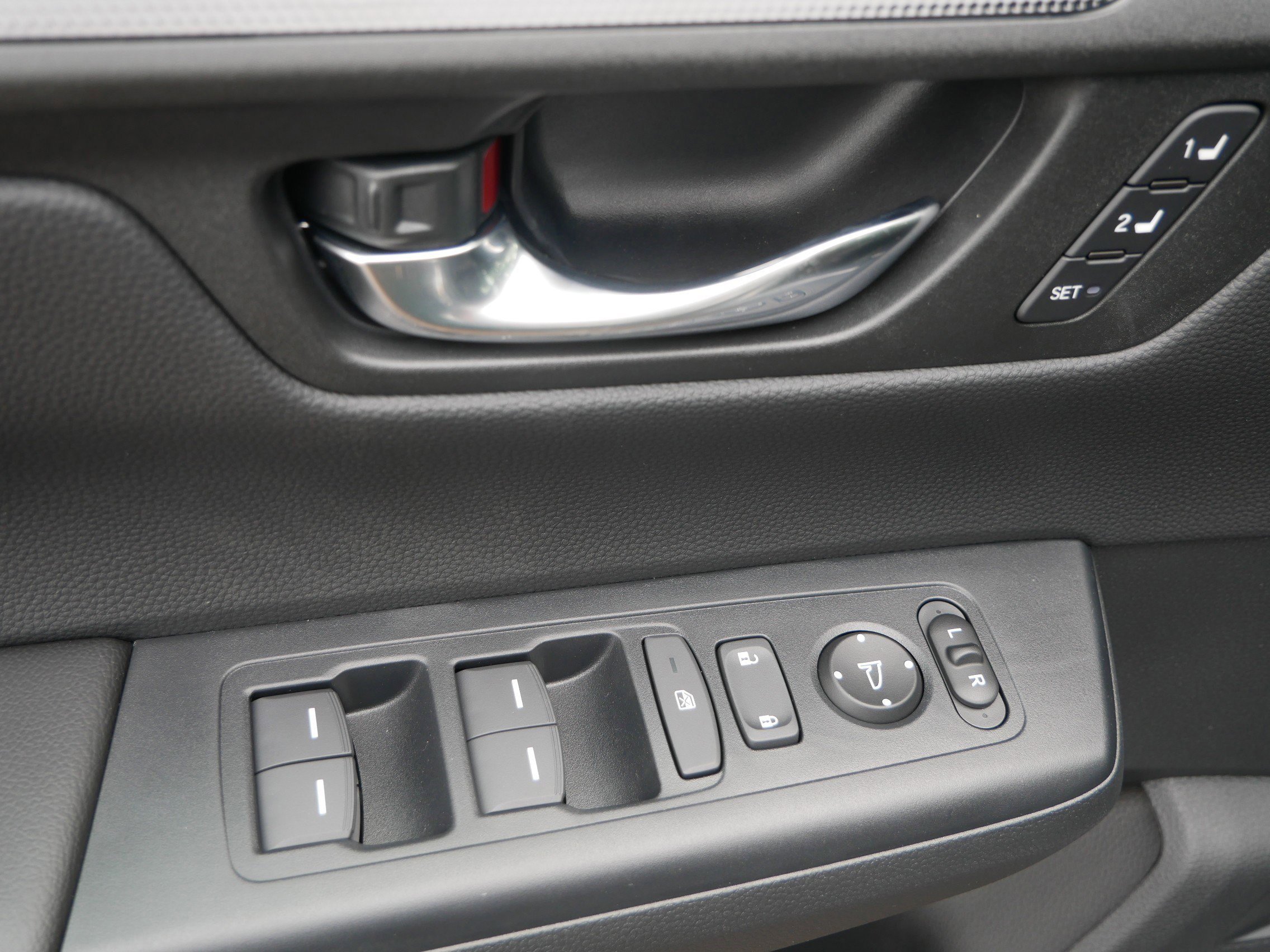 2026 Honda CR-V Hybrid Sport-L photo 18