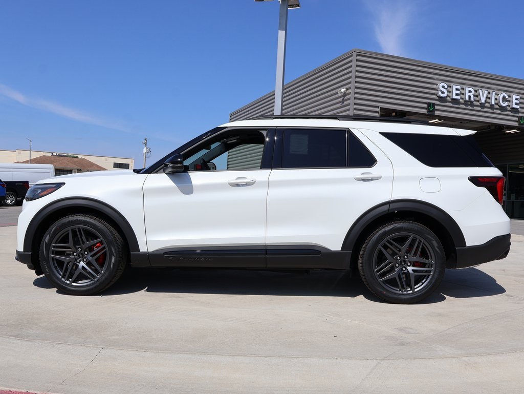 2025 Ford Explorer ST photo 2