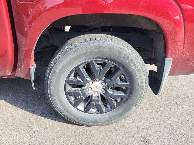 2022 Nissan Frontier Crew Cab photo 13