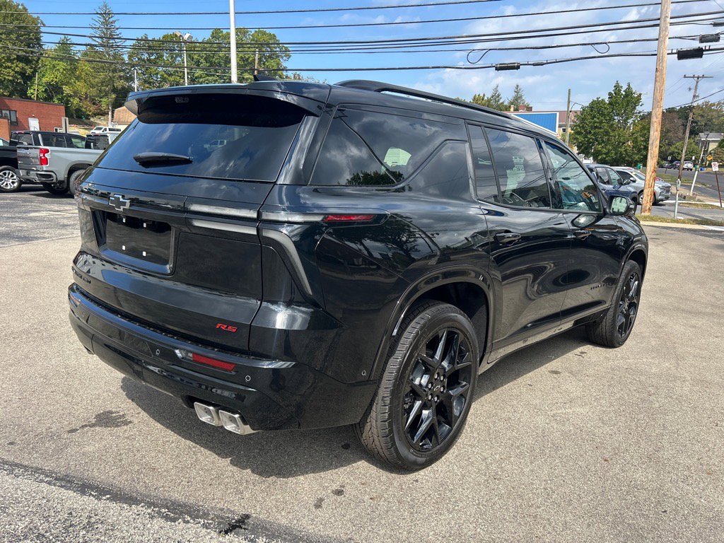 2026 Chevrolet Traverse RS photo 2