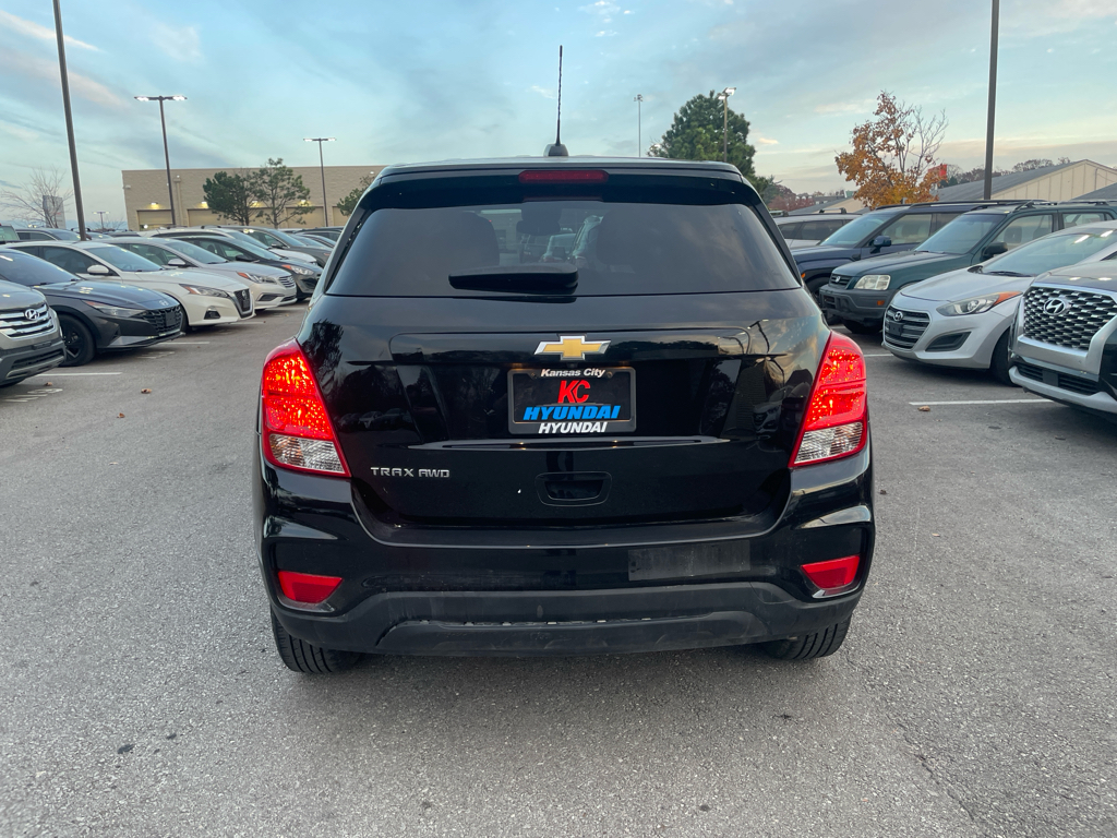 2022 Chevrolet Trax LS photo 4