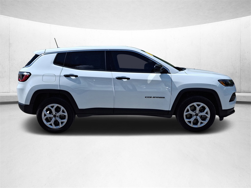 2025 Jeep Compass Sport photo 2