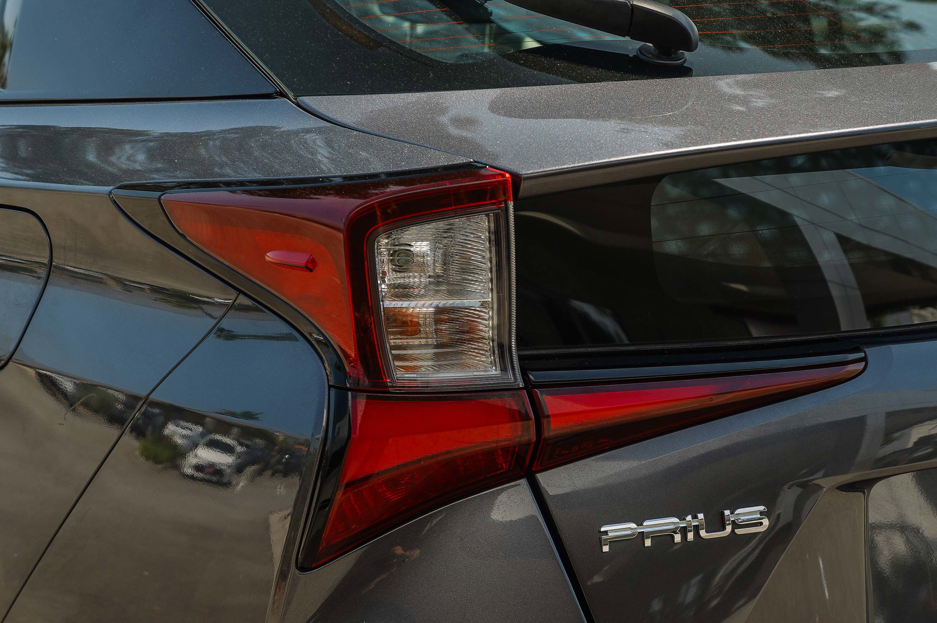 2022 Toyota Prius Limited photo 7