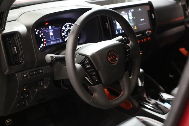 2025 Nissan Frontier PRO-4X photo 7