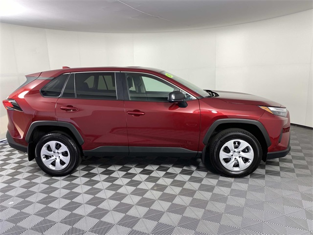 2024 Toyota RAV4 LE photo 7