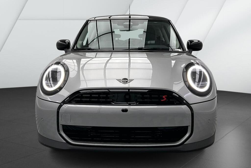 2025 Mini Cooper 2 Door Hardtop S photo 2