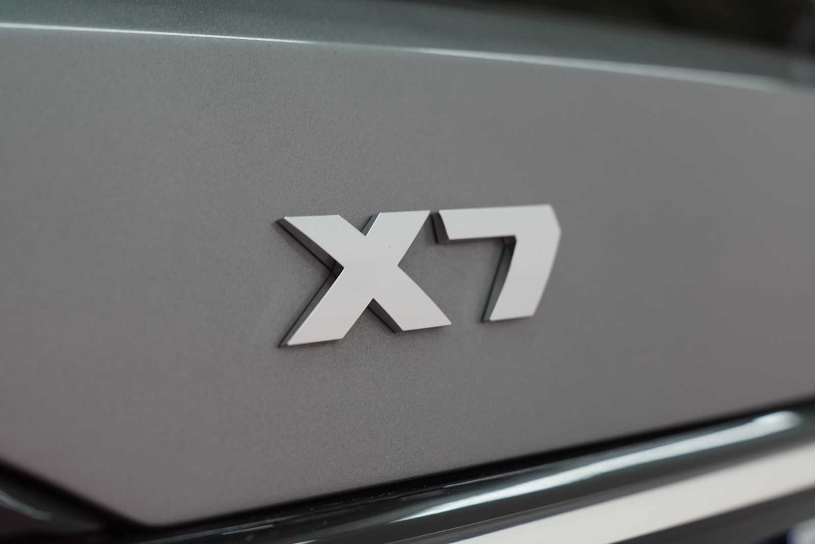 2025 Bmw X7 M60i photo 9