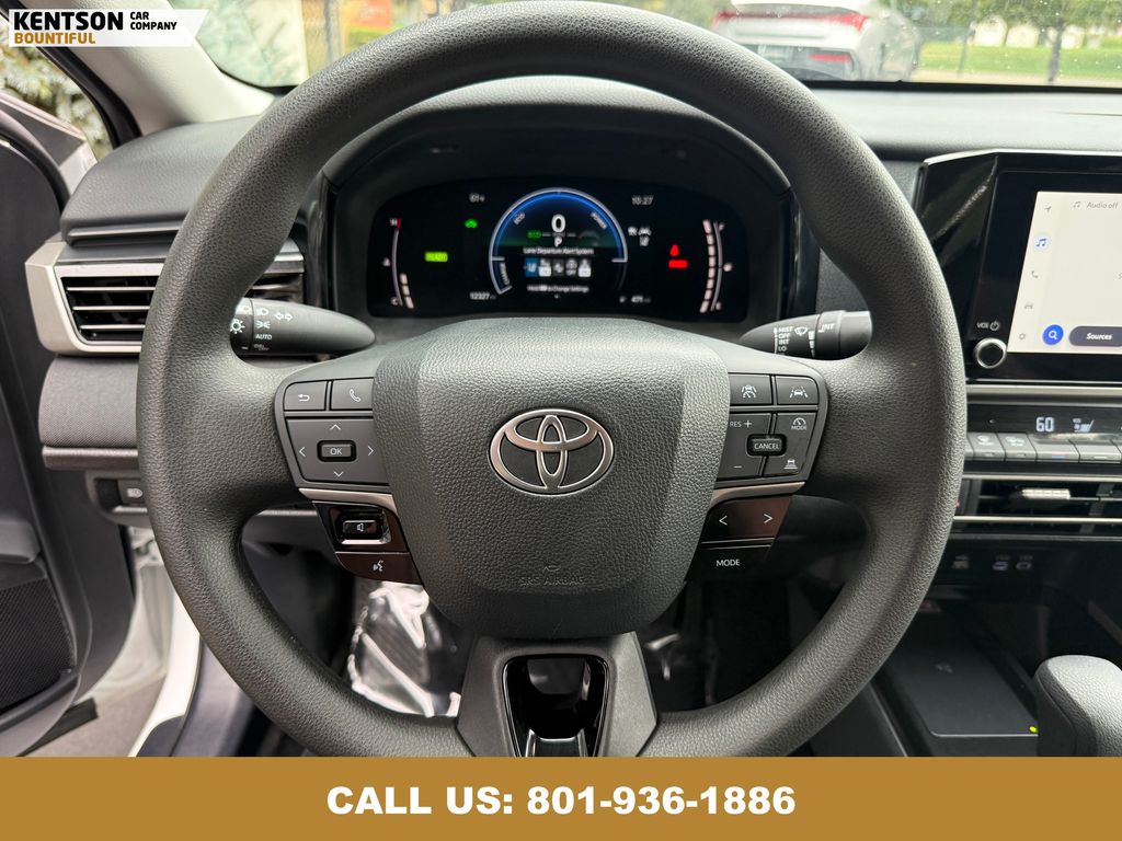 2025 Toyota Camry LE photo 14