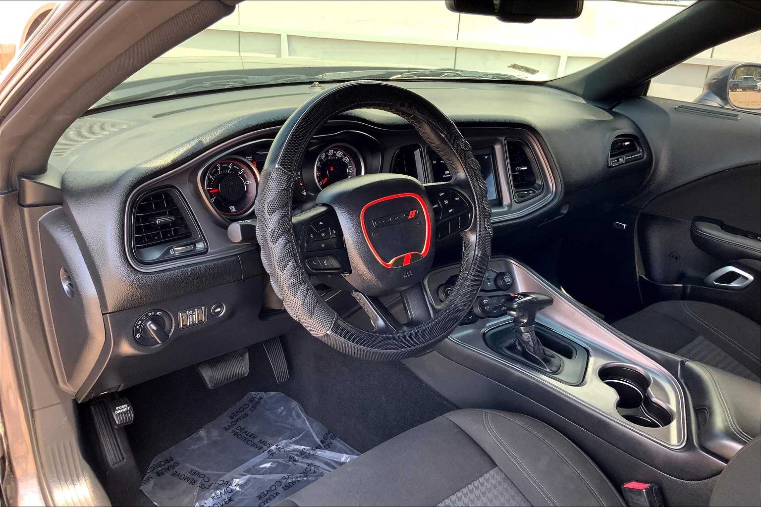 2023 Dodge Challenger SXT photo 17