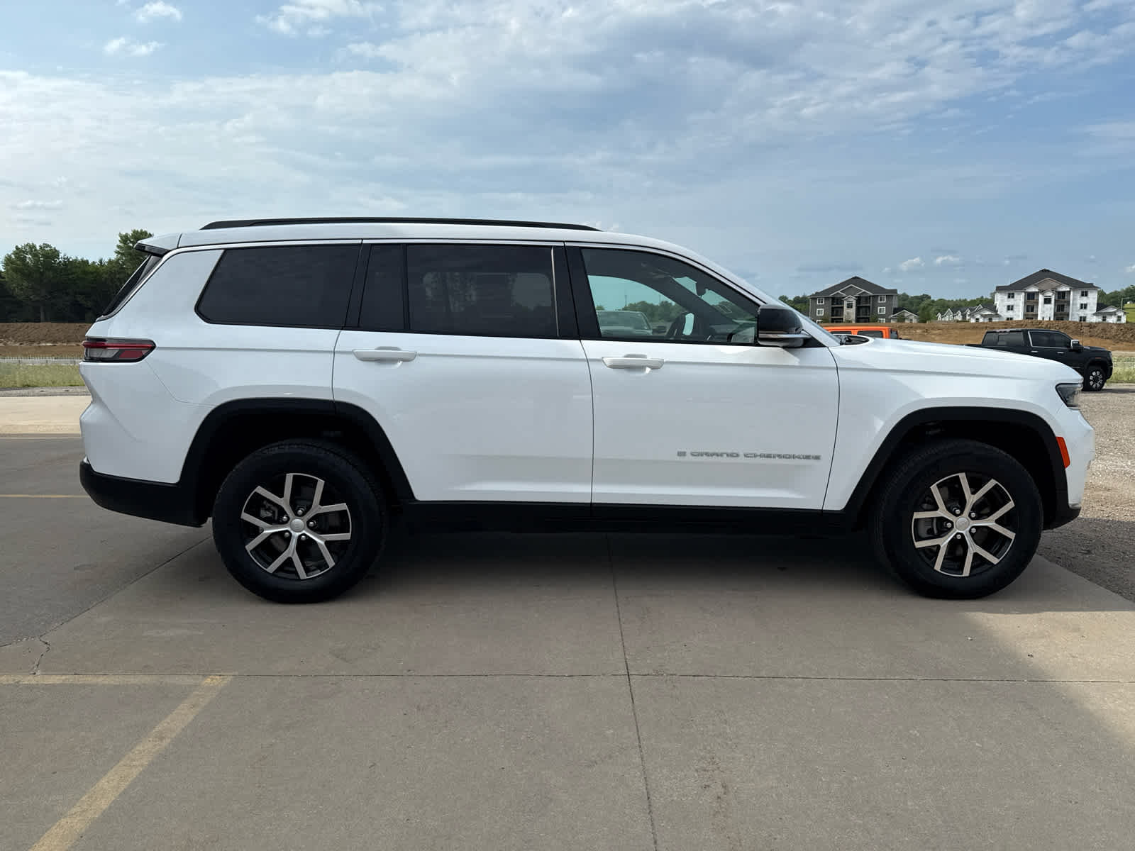 2024 Jeep Grand Cherokee Limited photo 4