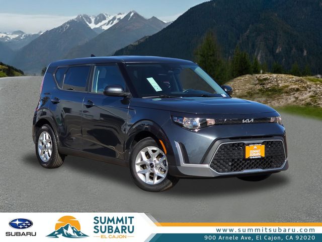 2023 Kia Soul LX's photo