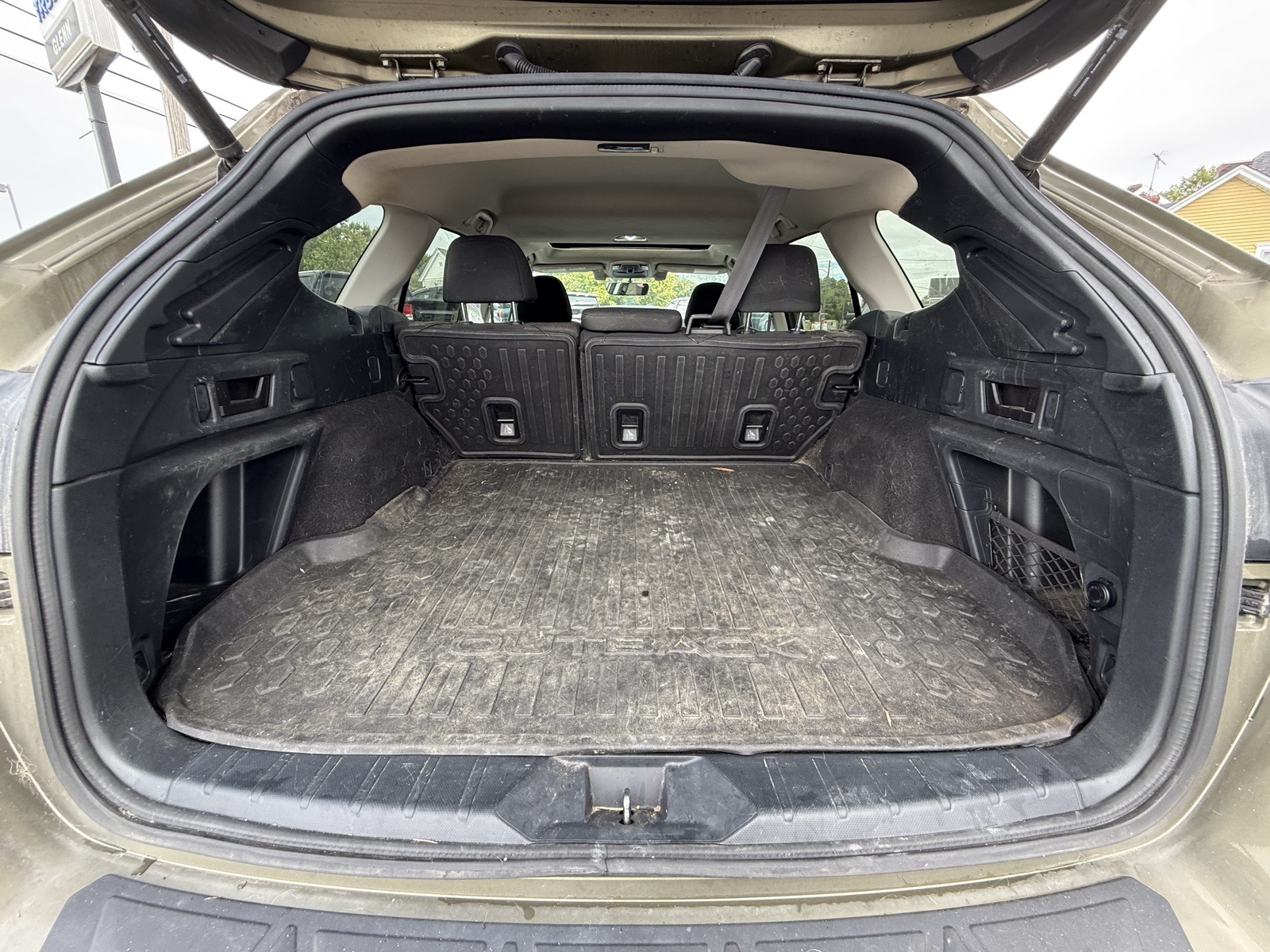 2020 Subaru Outback Premium photo 20