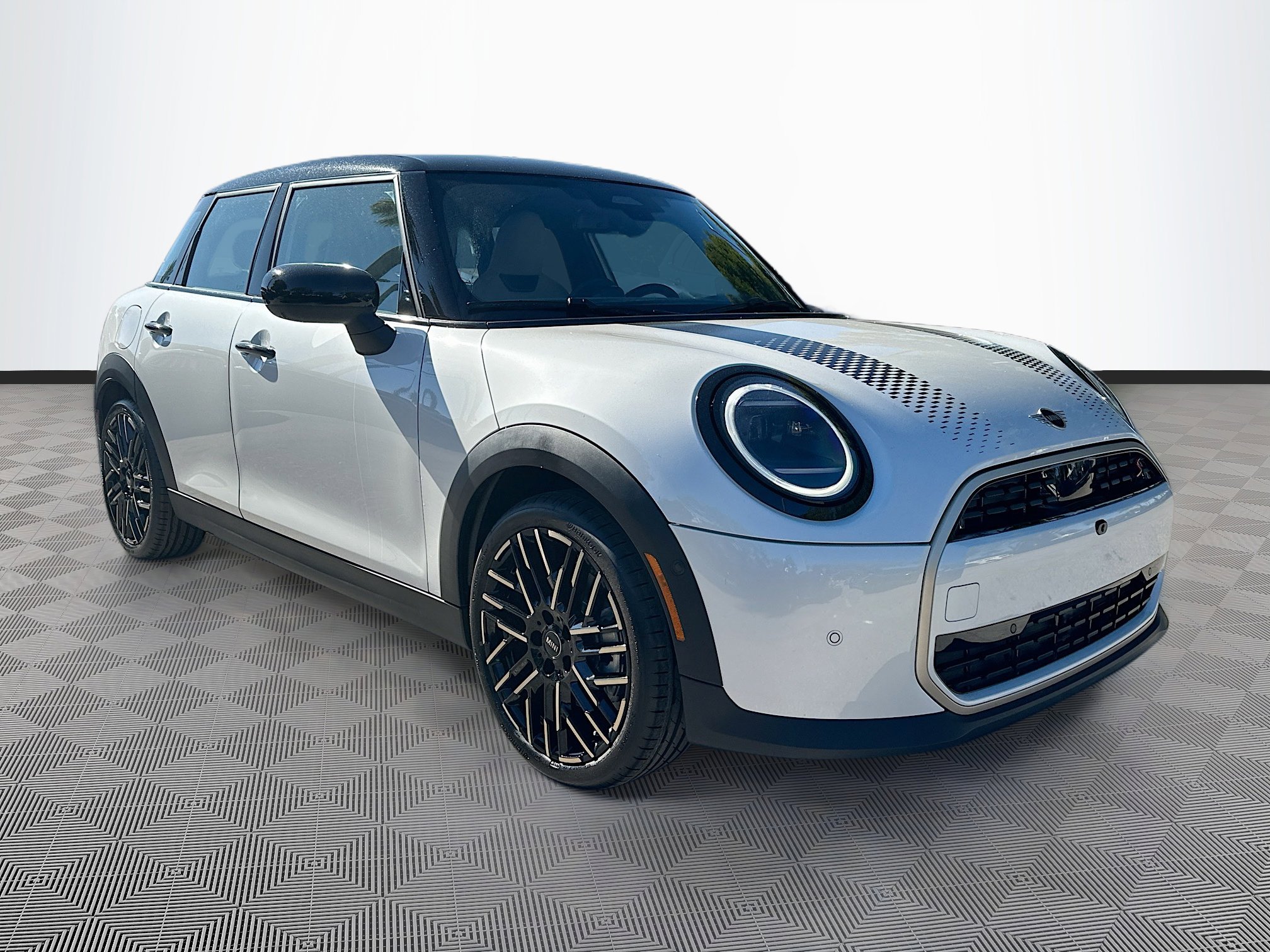 2026 MINI Hardtop 4 Door S's photo