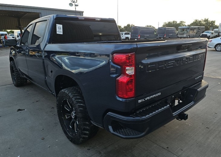 2023 Chevrolet Silverado 1500 Custom photo 2