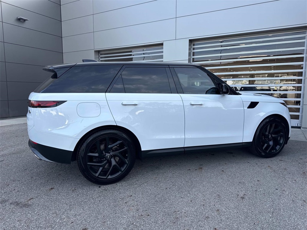 2023 Land Rover Range Rover Sport SE photo 7