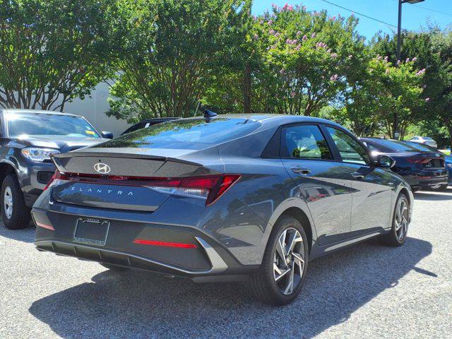 2025 Hyundai Elantra Hybrid SEL Sport photo 4