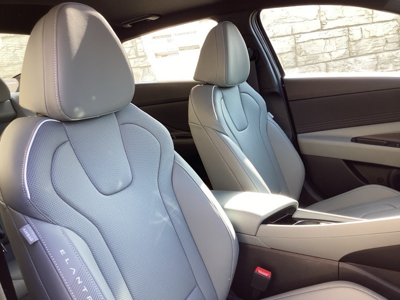 2025 Hyundai Elantra Hybrid Limited photo 13