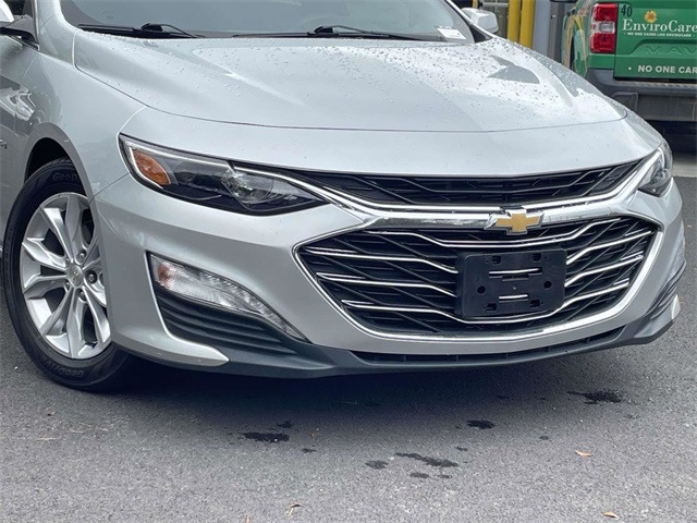 2022 Chevrolet Malibu 1LT photo 2
