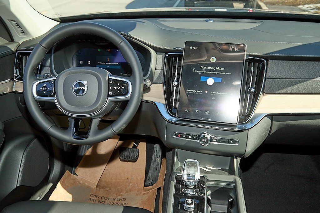 2026 VOLVO XC90 - Image 25