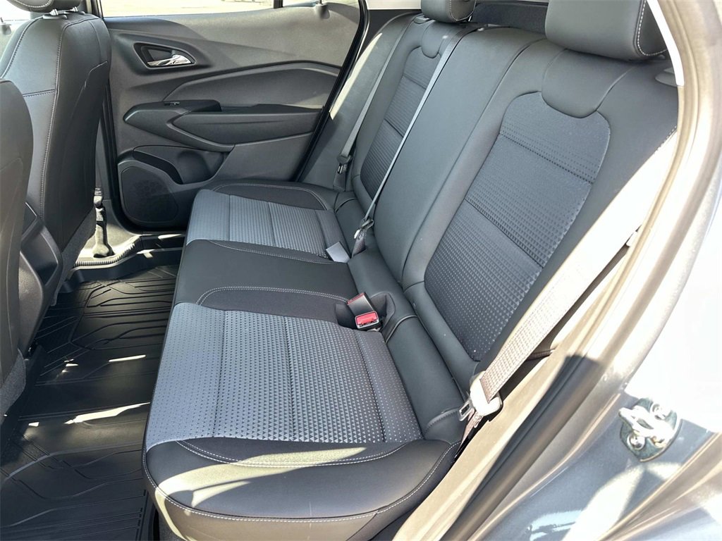 2025 Chevrolet Trax LT photo 9