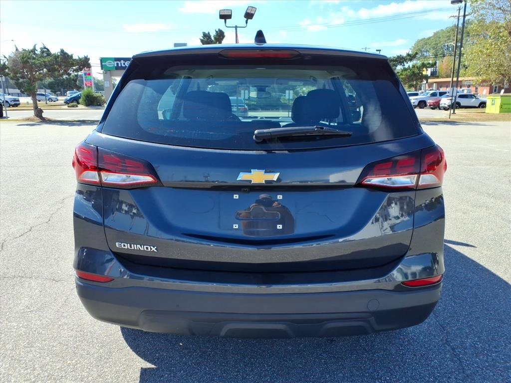 2022 Chevrolet Equinox LS photo 3