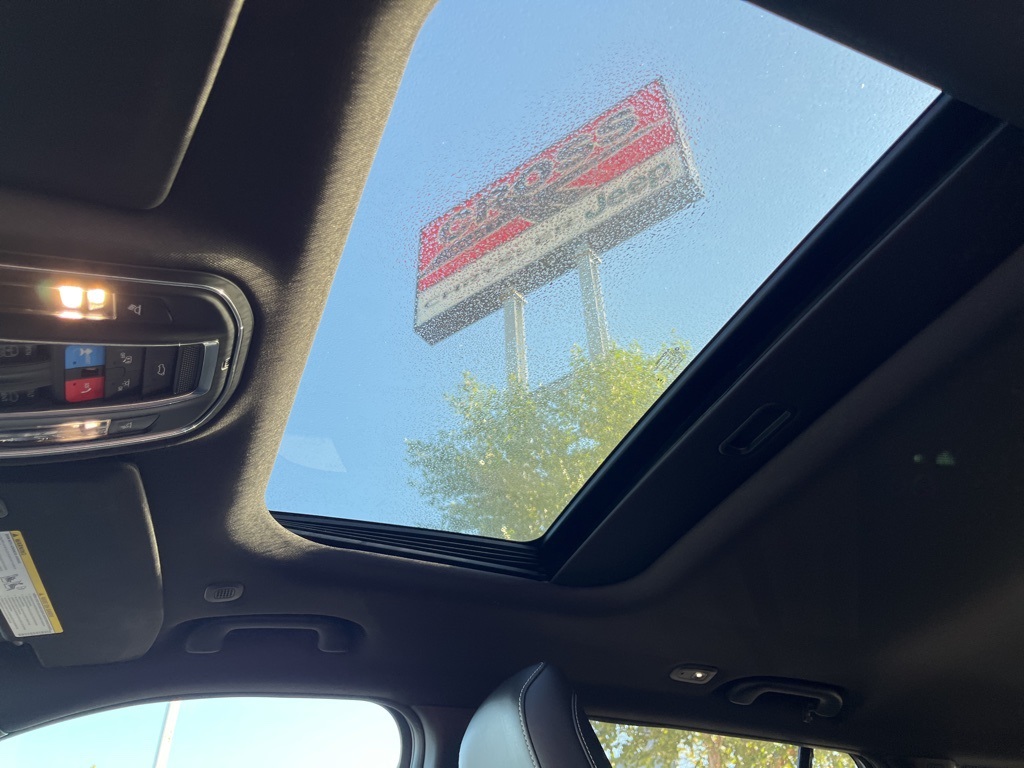 2025 Jeep Grand Cherokee Altitude X photo 2