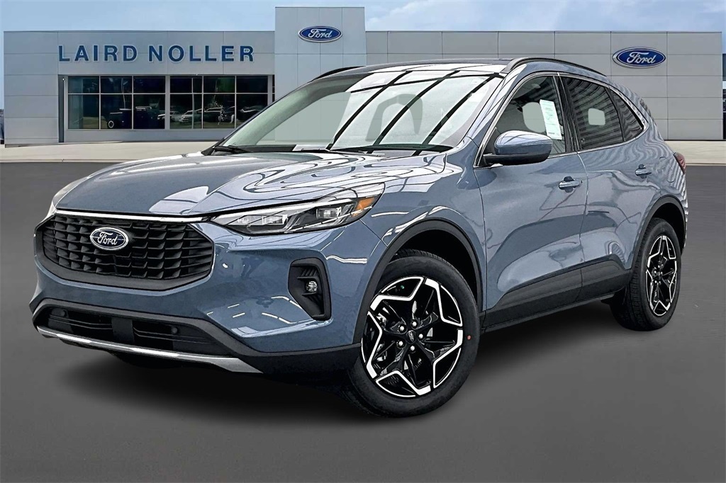 2026 Ford Escape Platinum's photo