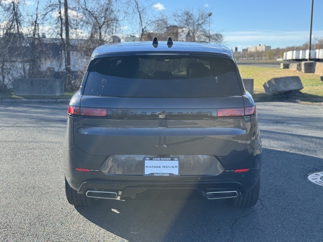 2025 Land Rover Range Rover Sport SE photo 2