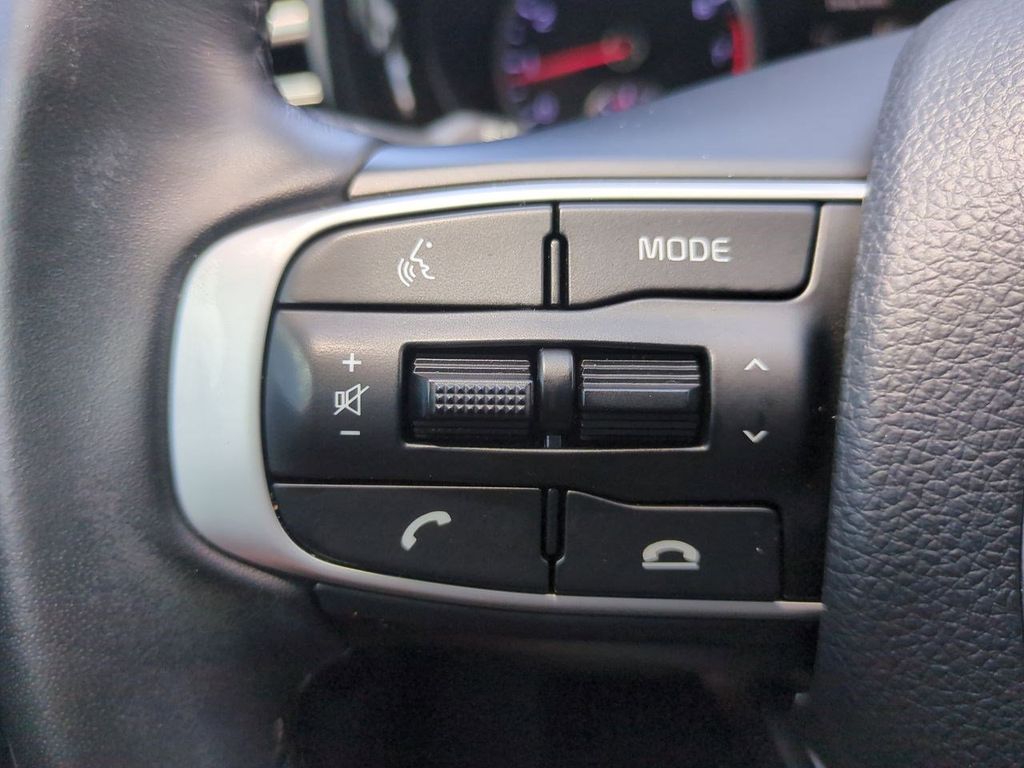 2022 Kia K5 GT-Line photo 23