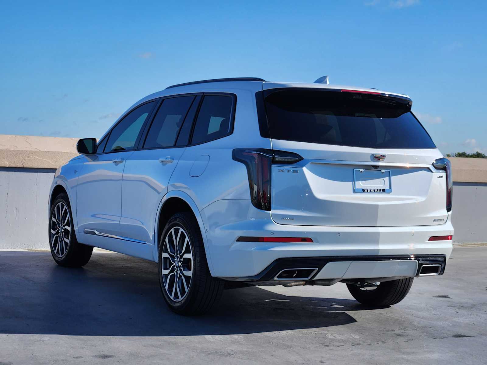 2025 Cadillac XT6 Sport photo 3