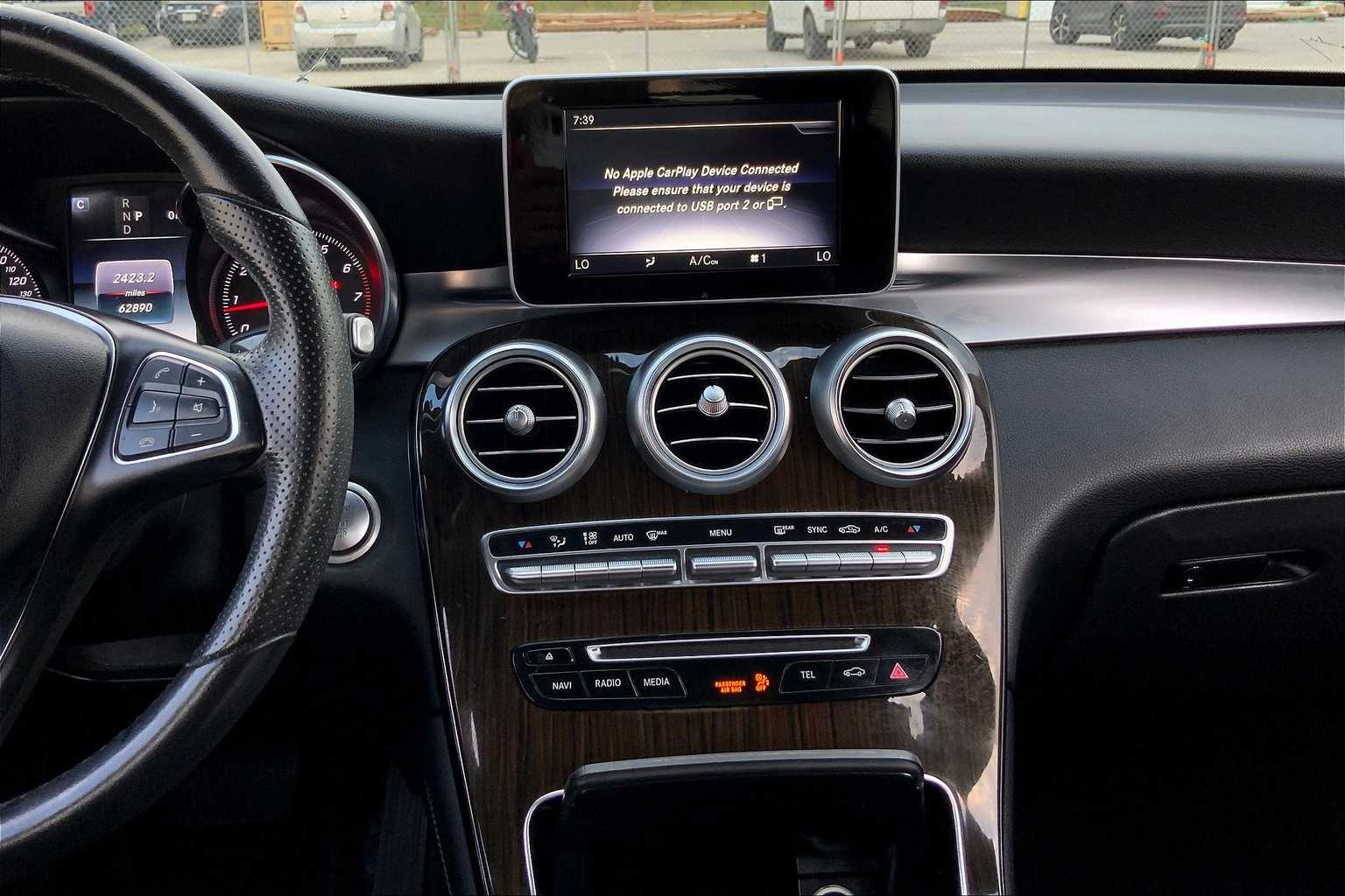 2018 Mercedes Benz GLC 300 photo 5