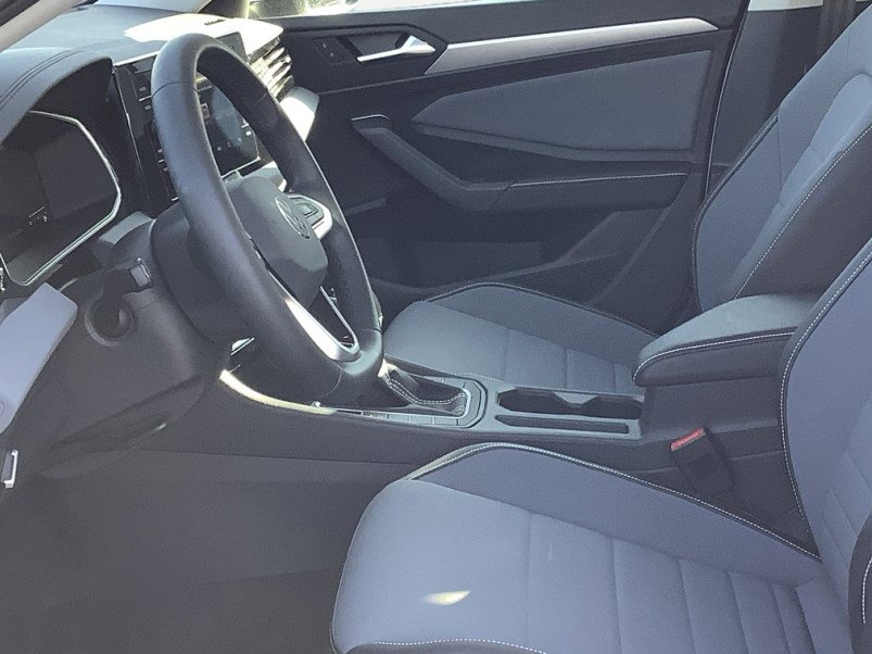 2025 Volkswagen Jetta SE photo 23