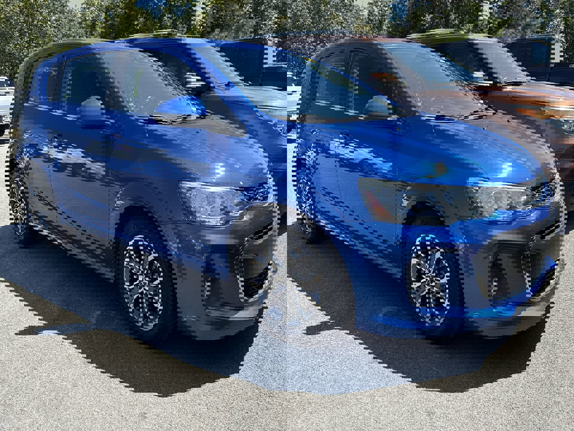 2018 Chevrolet Sonic LT photo 2