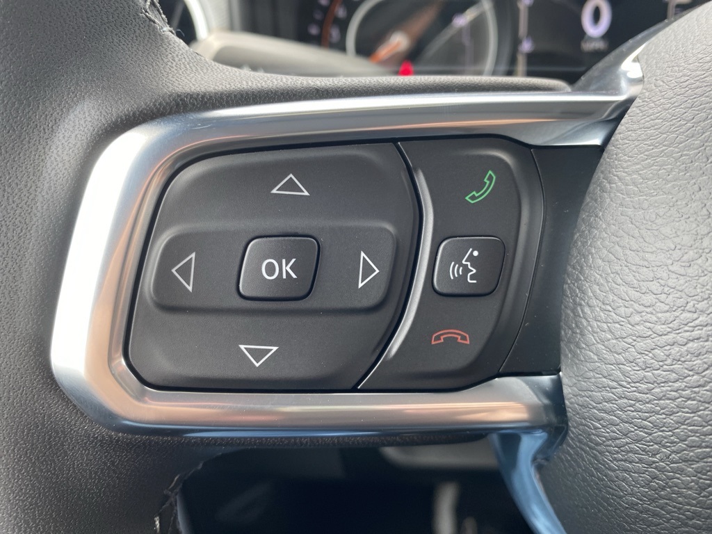 2025 Jeep Wrangler Sahara photo 17