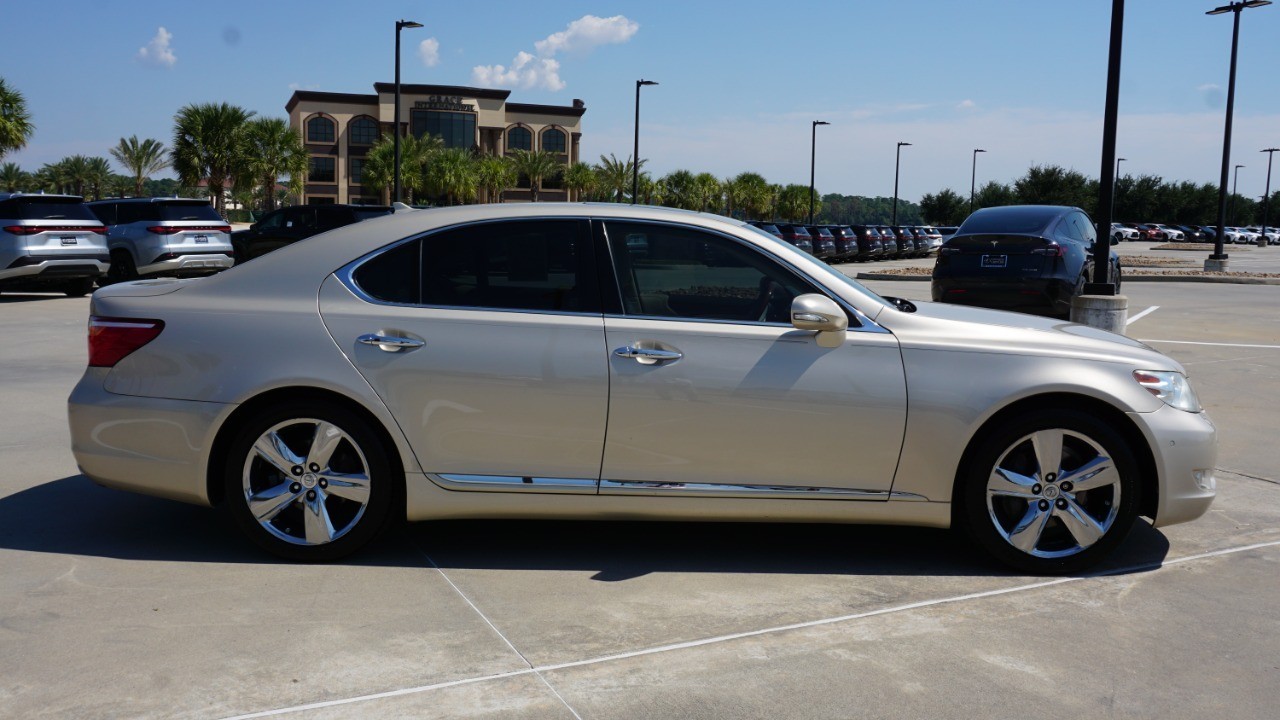 2011 Lexus LS 460 photo 4
