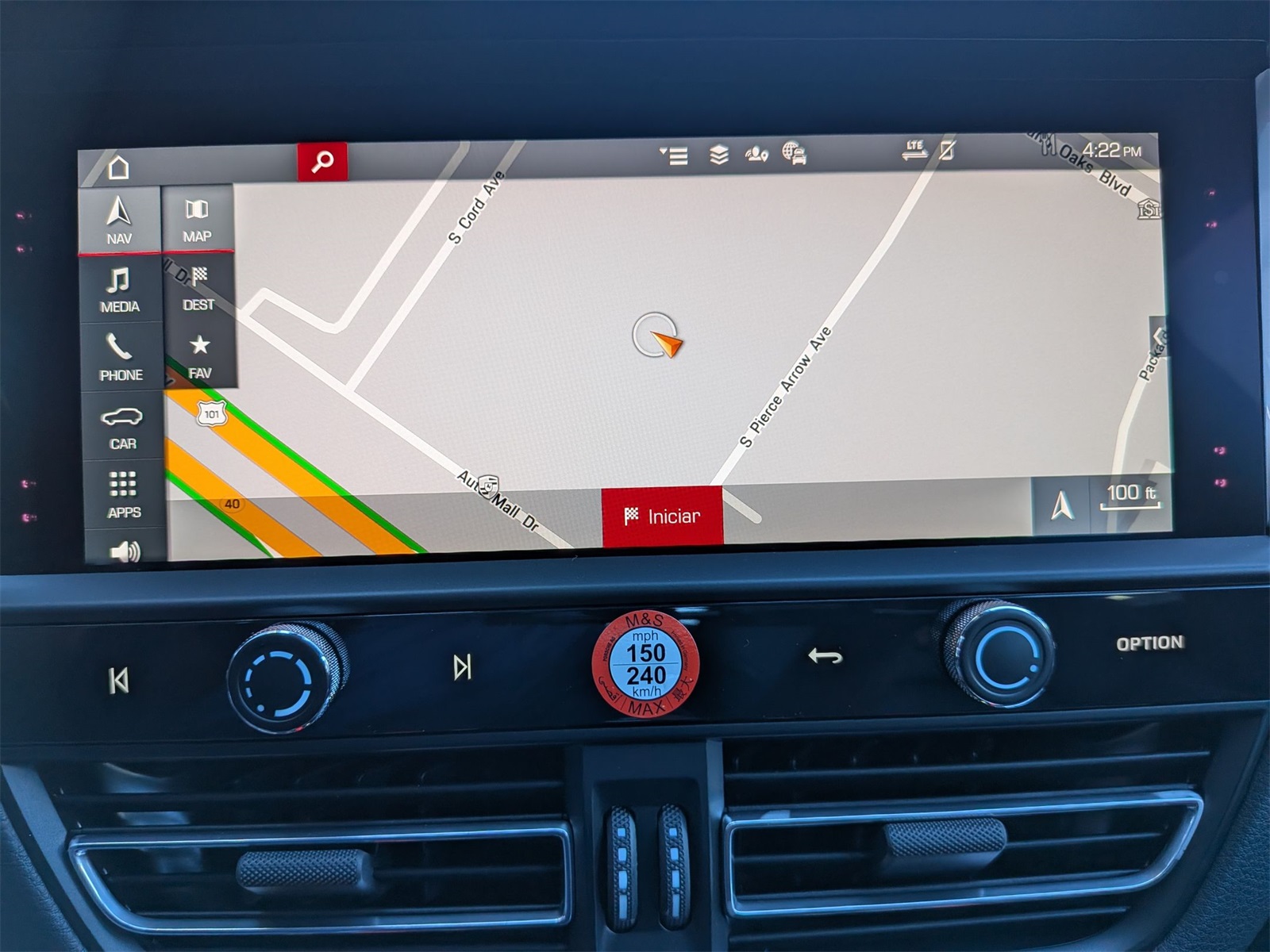 2026 Porsche Macan T photo 18