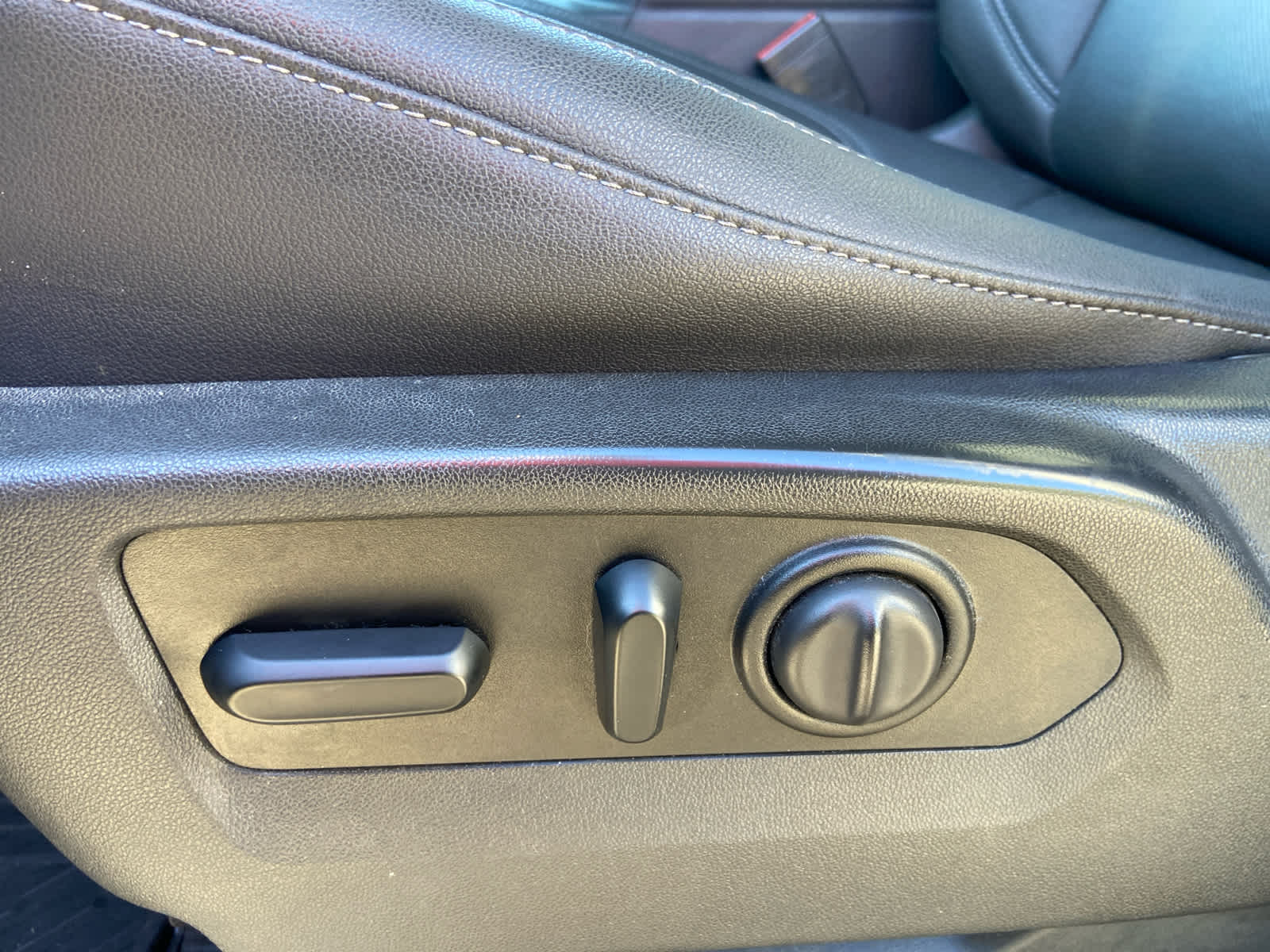 2021 Chevrolet Silverado 1500 LTZ photo 18