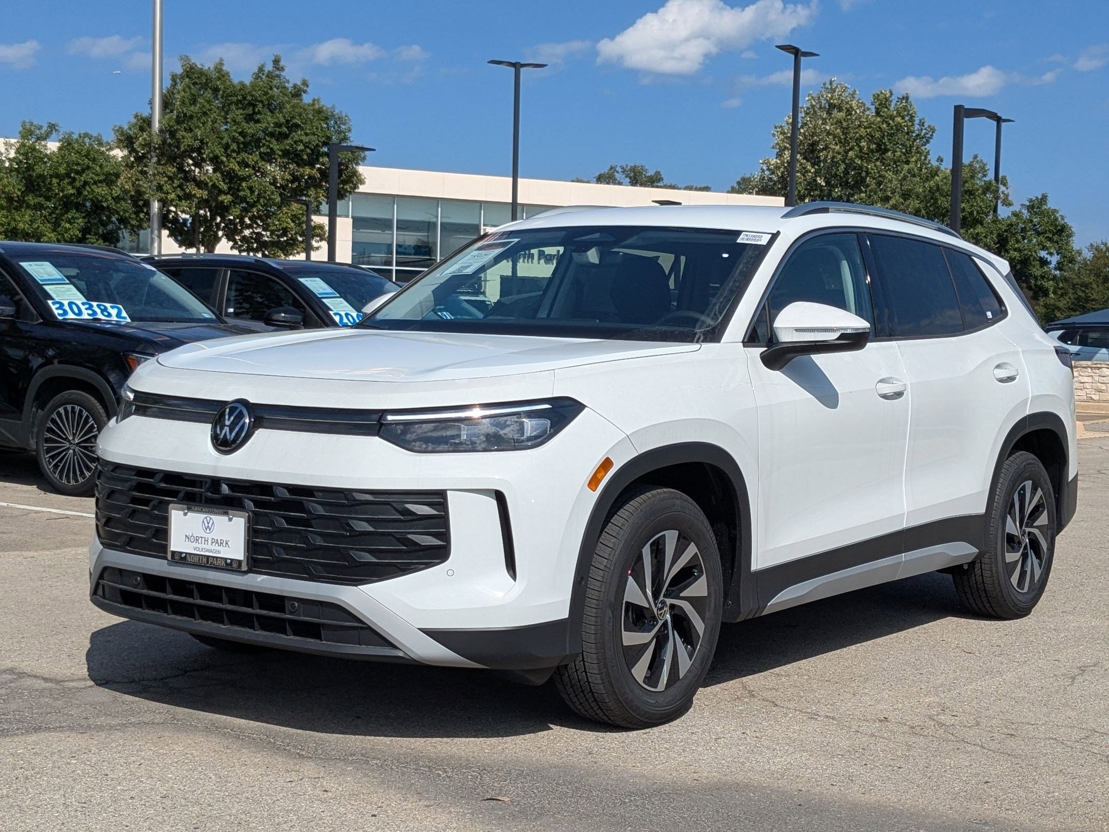 2025 Volkswagen Tiguan S photo 3