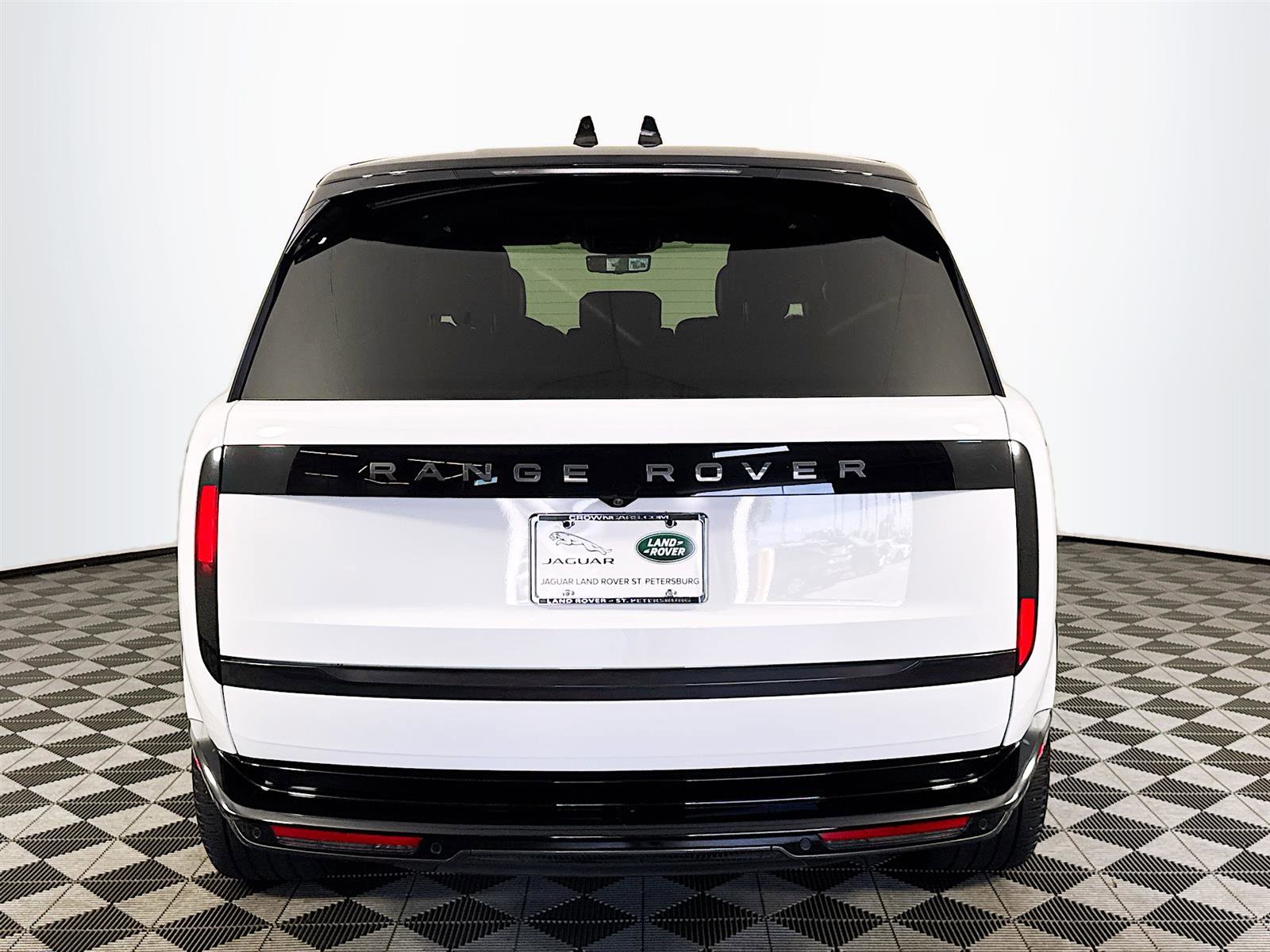2022 Land Rover Range Rover SE photo 4