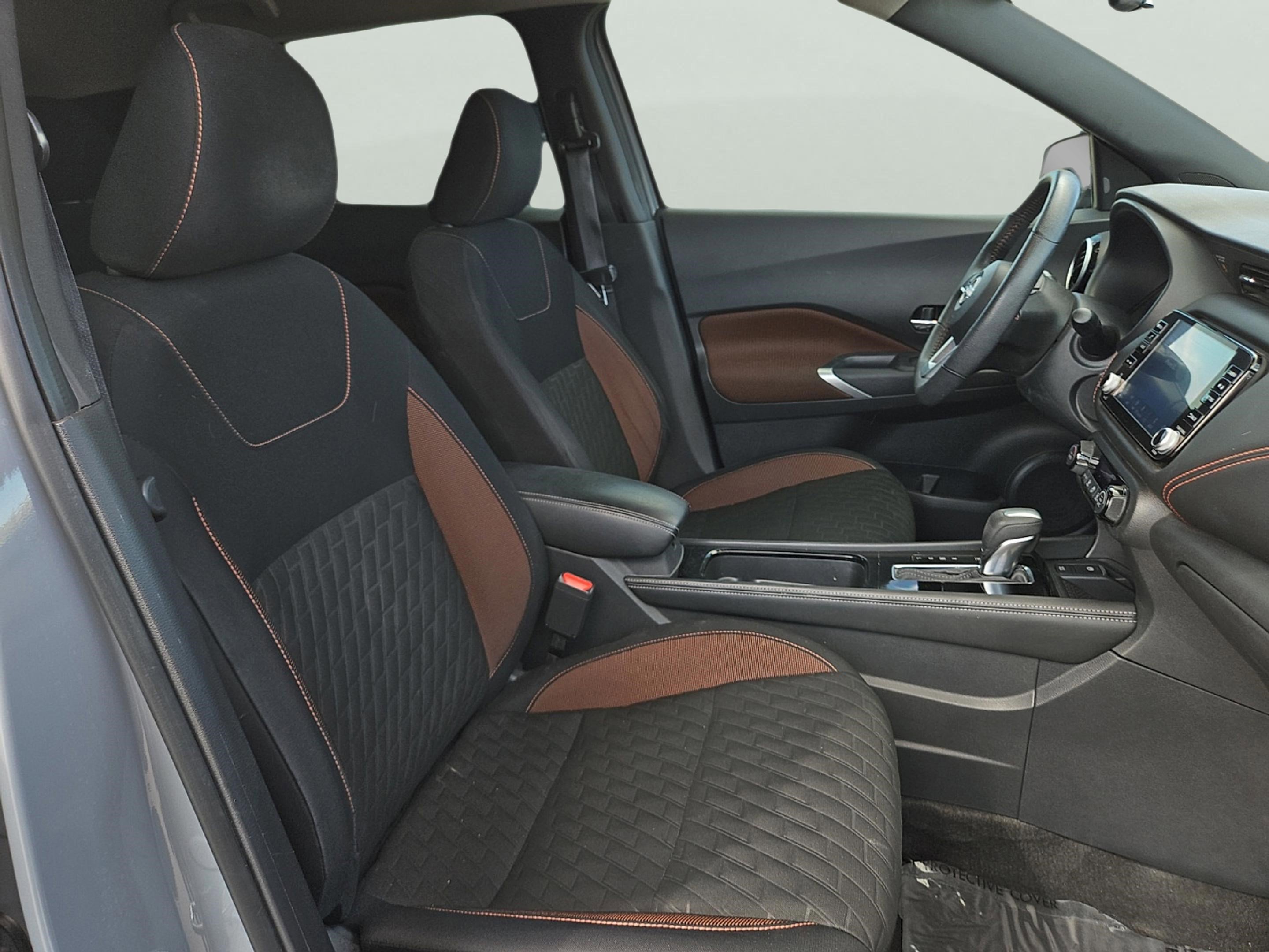 2023 Nissan Kicks SR photo 11