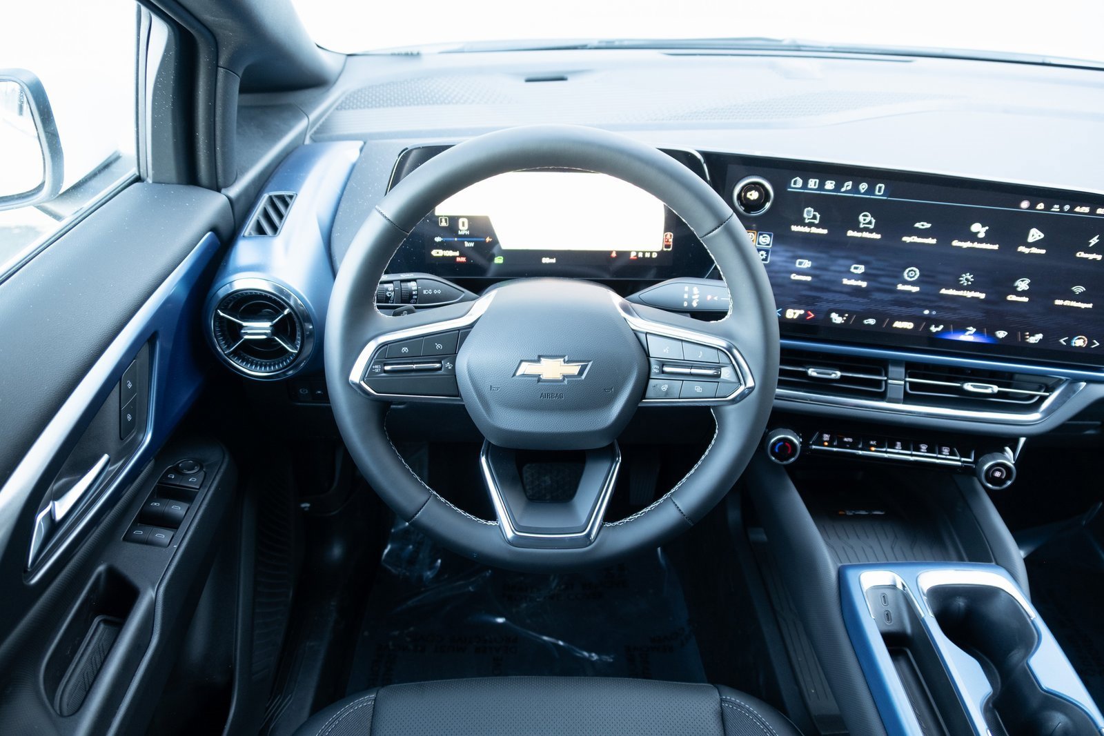 2026 Chevrolet Equinox EV 1LT photo 2