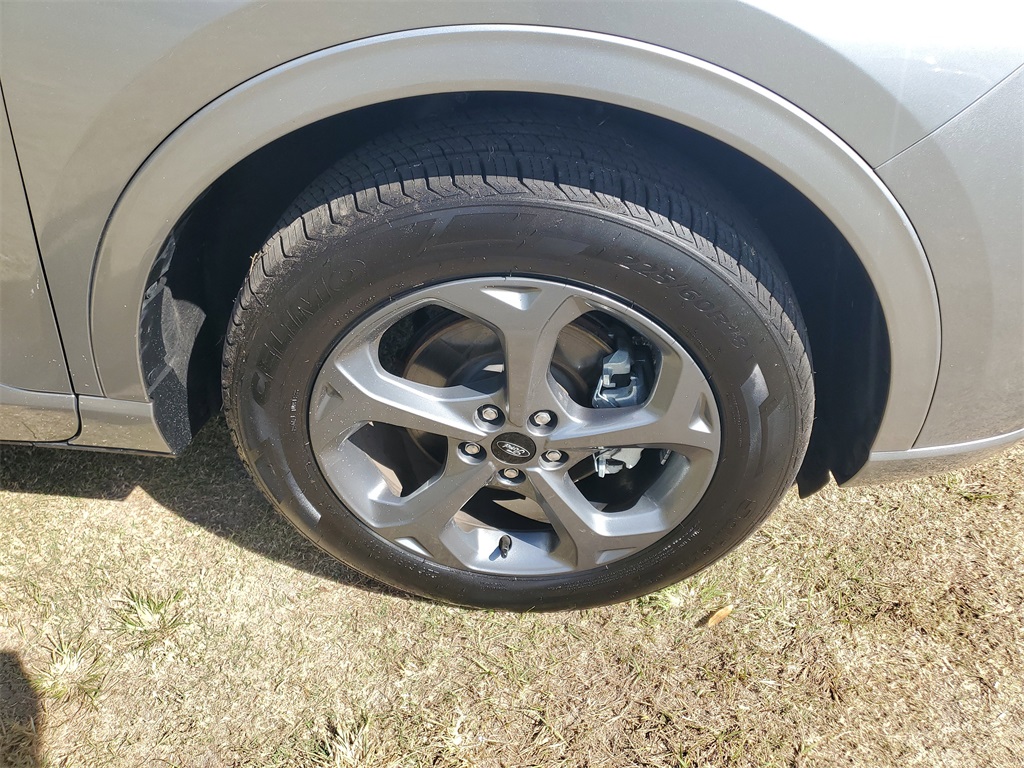 2023 Ford Escape ST-Line photo 5
