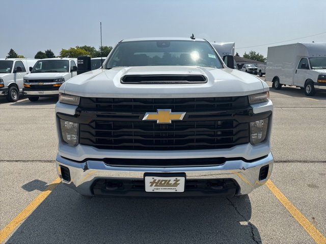 2025 Chevrolet Silverado 2500HD photo 3