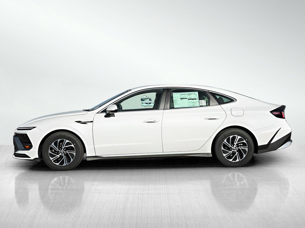 2026 Hyundai Sonata Hybrid Blue photo 3